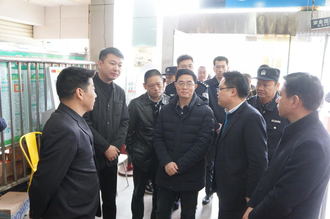 南昌市委常委、市政法委書記劉家富視察徐坊車站春運(yùn)工作