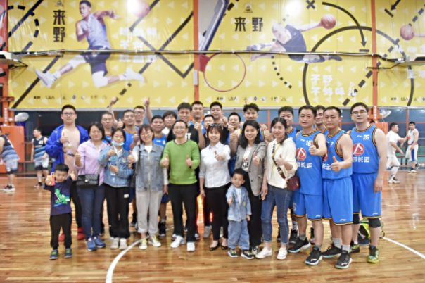 長(zhǎng)運(yùn)籃球隊(duì) 首戰(zhàn)開(kāi)門紅