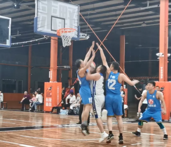 “長運大巴”拿下“風(fēng)火輪” 獲兩連勝