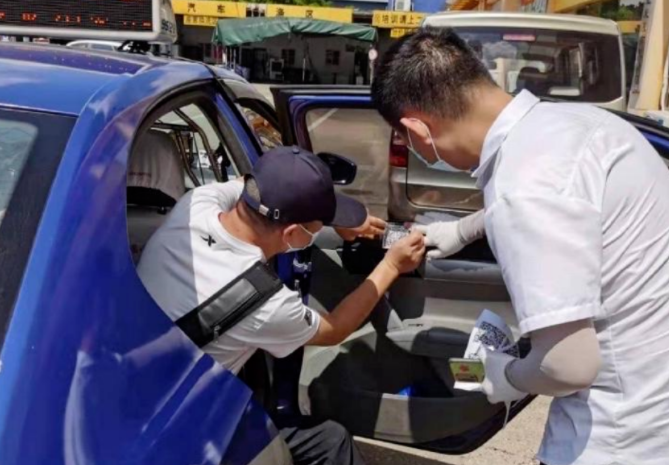 長運(yùn)出租 張貼昌通碼 防疫進(jìn)行時