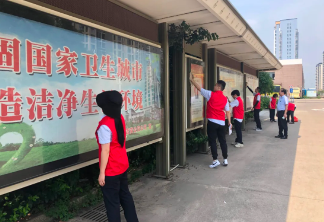 吉安公交 與市交通運輸局團委聯(lián)合開展志愿服務活動