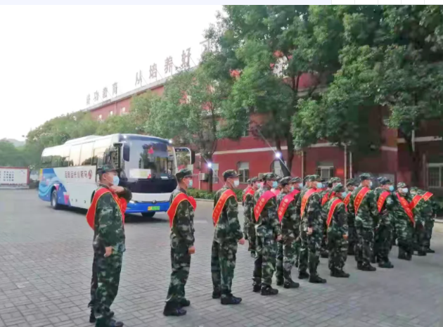 馬鞍山長客圓滿完成新生入校、學(xué)生實習(xí)、新兵入伍運輸任務(wù)