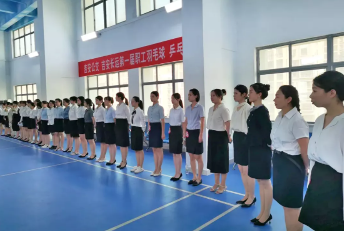 吉安長運(yùn)招聘吉安高鐵西站、井岡山機(jī)場至井岡山景區(qū)旅游巴士直通專線導(dǎo)乘員