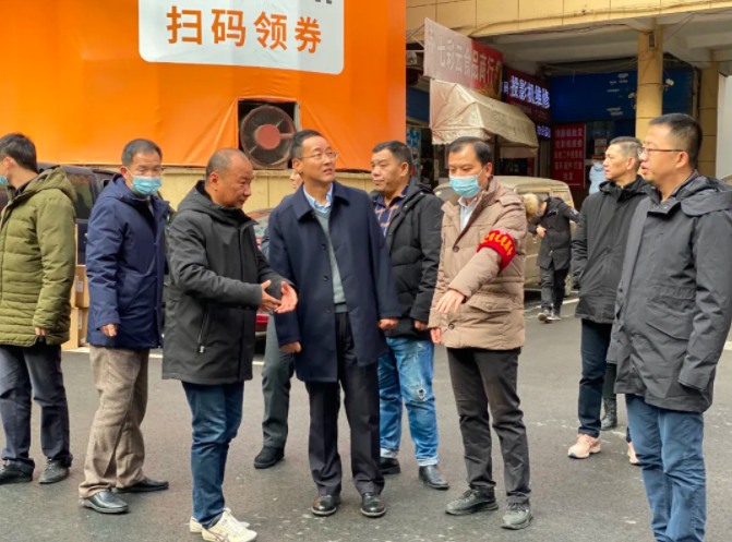 穆孫祥檢查指導(dǎo)長運(yùn)物業(yè)、徐坊客運(yùn)站文明創(chuàng)建等工作