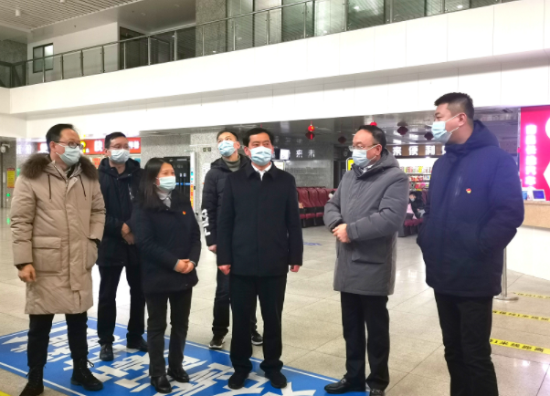 萬義輝一行督導(dǎo)南昌長途汽車站安全生產(chǎn)、疫情防控工作 胡維泉陪同