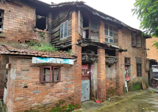 雨季來臨 長鴻物業(yè)加強(qiáng)安全隱患排查工作