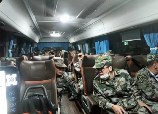 撫州長運(yùn) 樂安分公司聞令而動(dòng) 運(yùn)送預(yù)備役奔赴一線救火