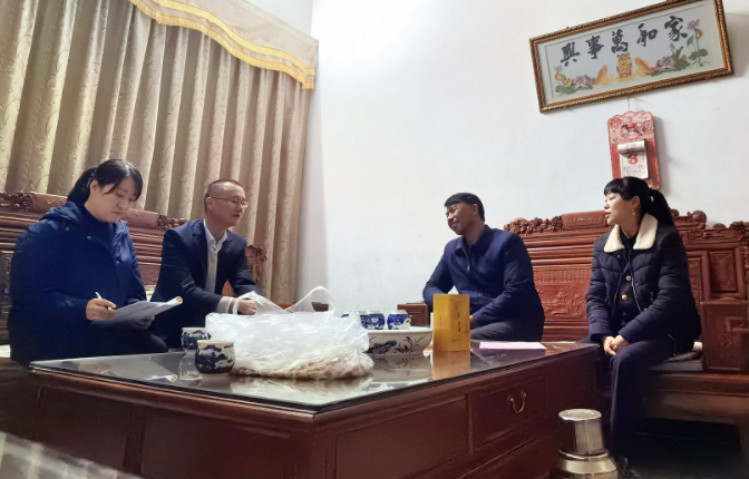 婺源公交：開(kāi)展“談心家訪”情暖駕駛員活動(dòng)