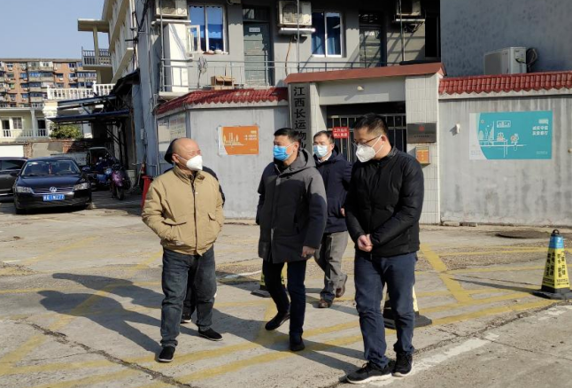 黃俊督導(dǎo)長(zhǎng)運(yùn)物業(yè)、長(zhǎng)運(yùn)出租安全生產(chǎn)及節(jié)前值班值守工作