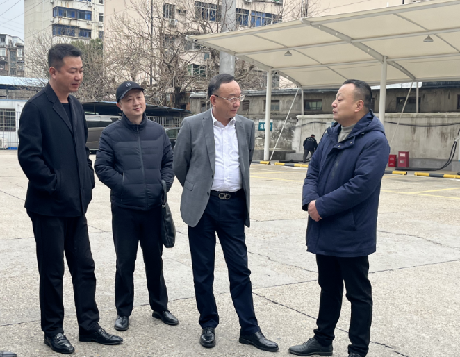 胡維泉調(diào)研都市城際公交、長(zhǎng)運(yùn)出租生產(chǎn)經(jīng)營(yíng)工作