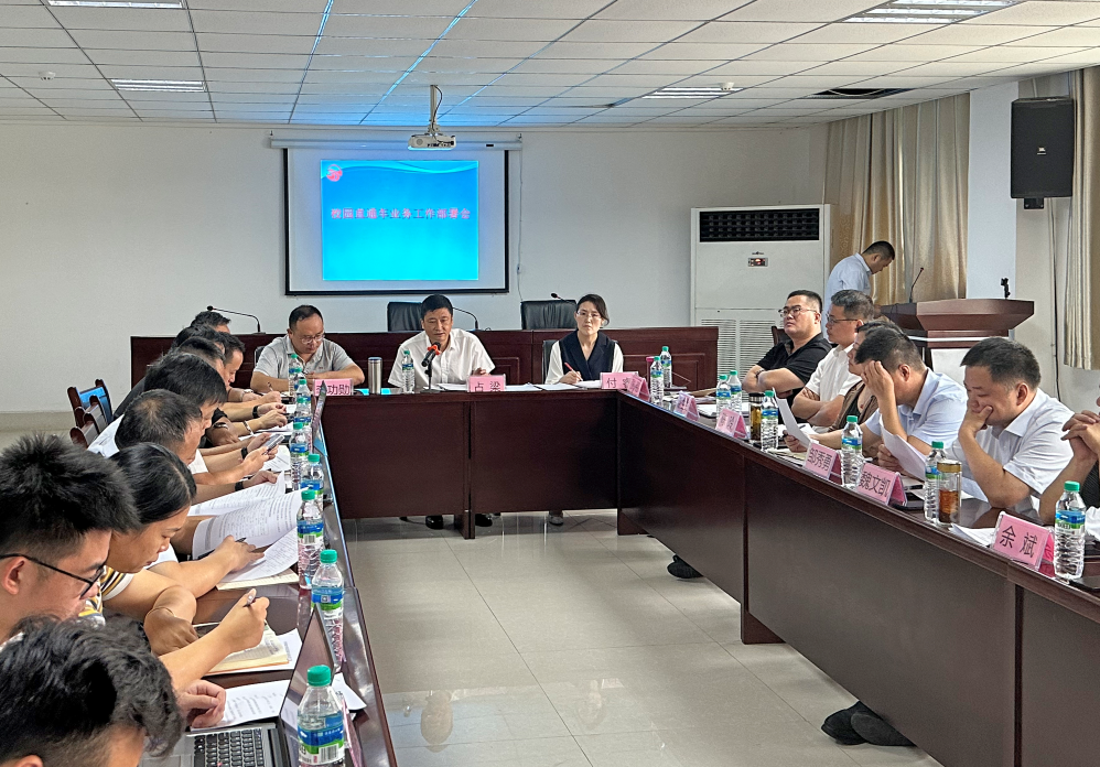 占梁一行調(diào)研九江長運(yùn)共青公司校園直通車業(yè)務(wù)