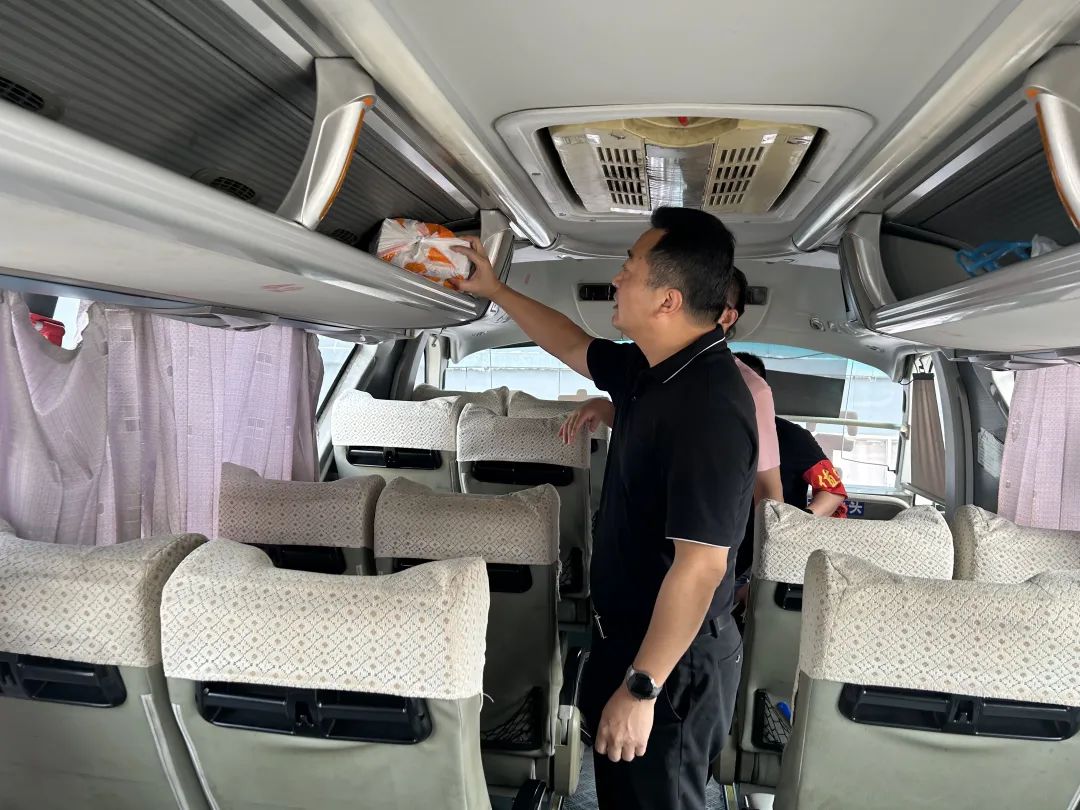 王曉督導(dǎo)長運(yùn)物業(yè)、都市城際公交“中秋、國慶”期間安全維穩(wěn)、值班值守工作