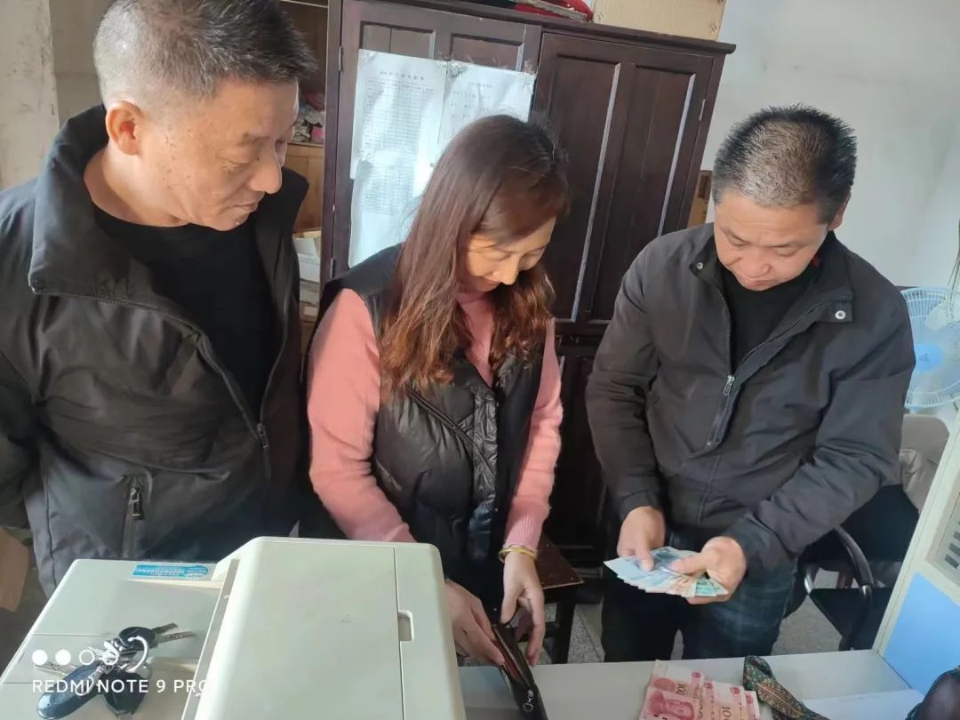 吉安公司：拾金不昧！這位駕駛員好樣的！