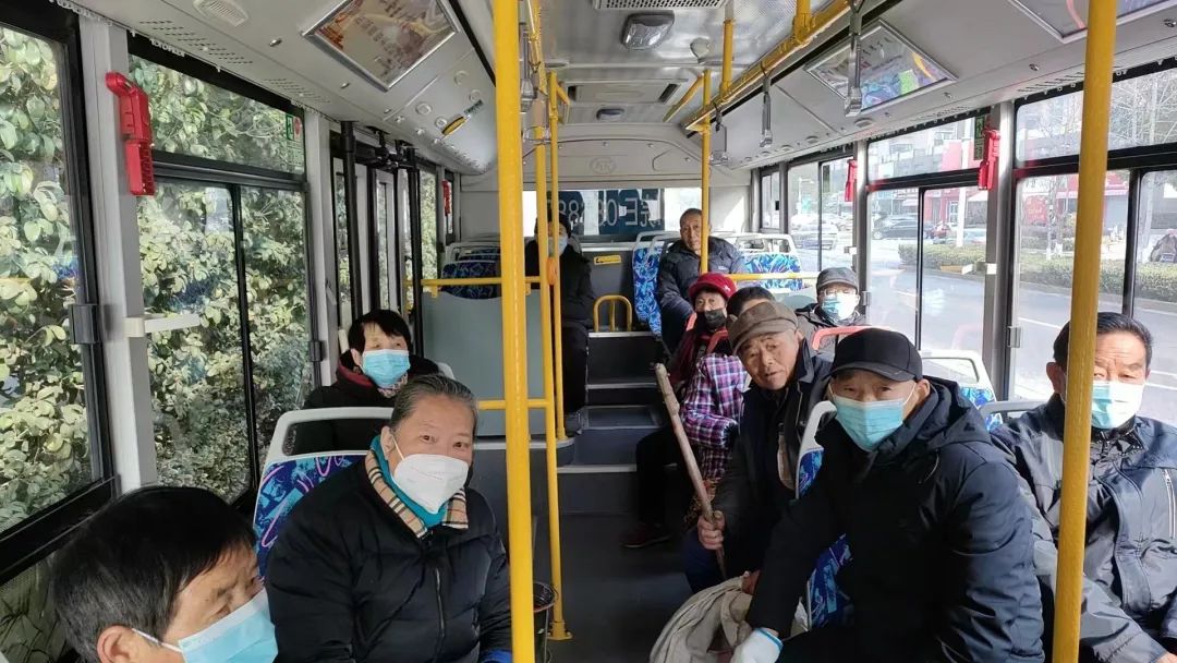 馬鞍山長(zhǎng)客?：201、204公交讓群眾“乘”心如意