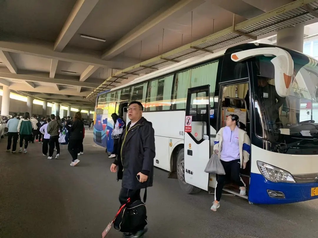 馬鞍山長客:當涂長客擔負“農行杯”全國羽毛球單項冠軍賽運輸任務