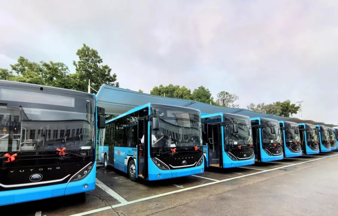 婺源公交：五一大禮包 8輛新純電動公交車正式上線運營啦！