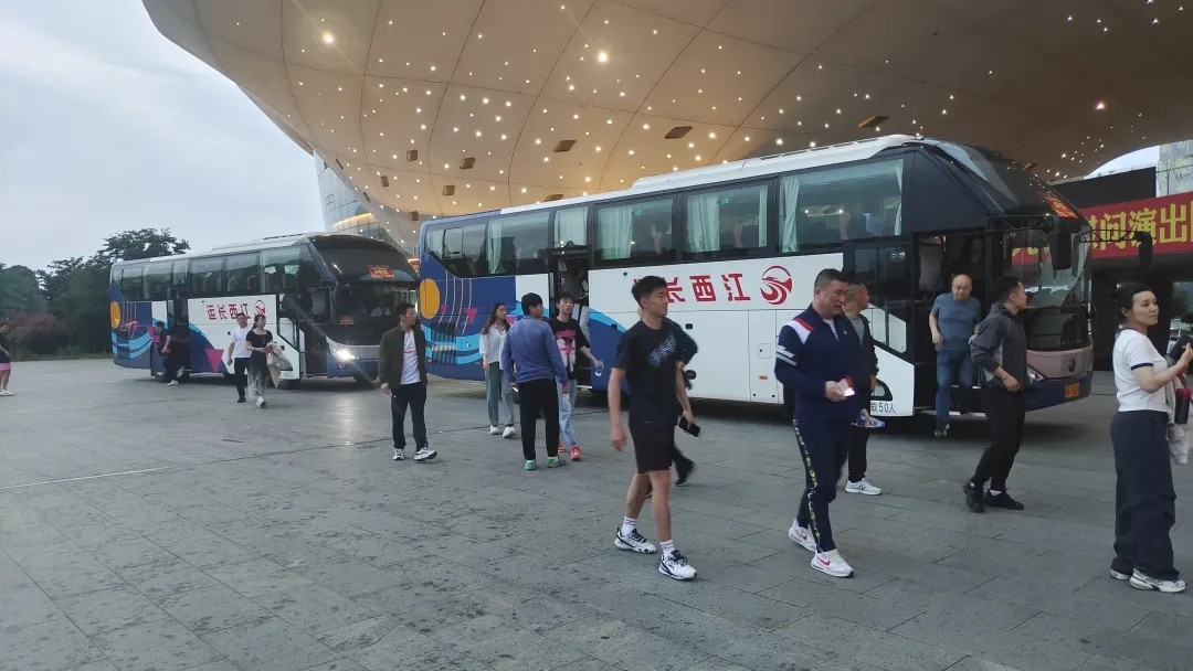 九江長運(yùn):護(hù)航羽毛球友誼賽