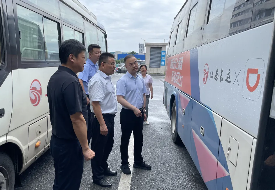 劉磊、占梁調(diào)研上饒汽運(yùn)