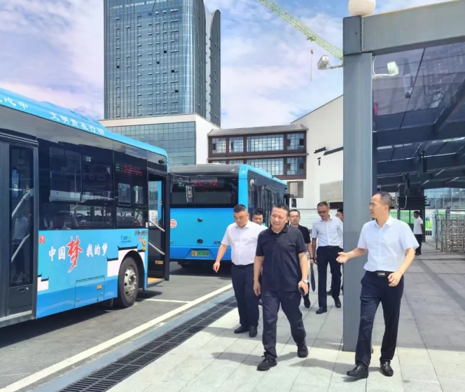 李偉一行調(diào)研上饒汽運(yùn)、婺源公交