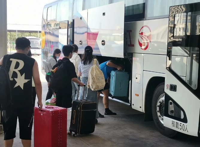 九江長運:全力做好開學(xué)季迎新運輸保障工作