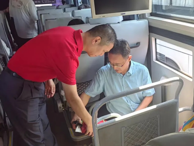 穆孫祥一行督導(dǎo)都市城際公交、大通物流國(guó)慶節(jié)前安全生產(chǎn)工作