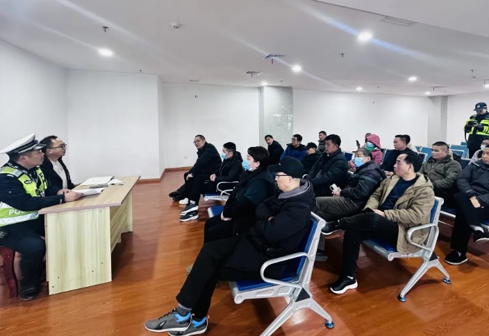 萍鄉(xiāng)長運(yùn) 聯(lián)合蘆溪、上栗交警部署春運(yùn)安全工作