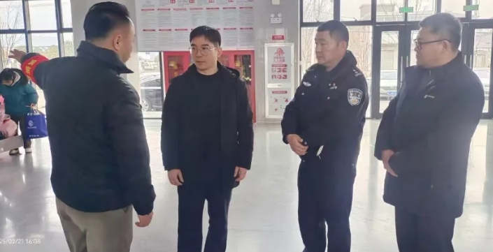 馬鞍山長客:含山縣縣委領(lǐng)導(dǎo)檢查含山中心客運站安全生產(chǎn)工作