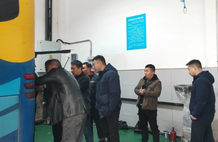 都市城際公交：省、市、區(qū)聯(lián)合開展老舊車輛隱患排查工作檢查與指導(dǎo)