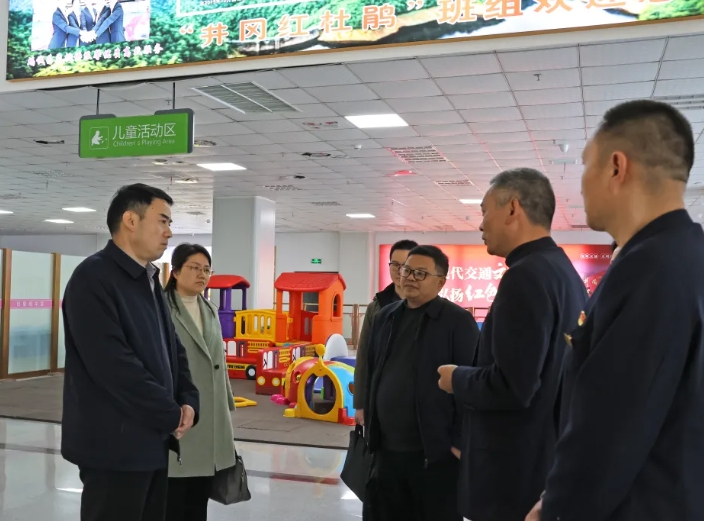 吉安公司：江西省綜合交通運(yùn)輸發(fā)展研究中心、省交通工會領(lǐng)導(dǎo)調(diào)研井岡紅杜鵑班組建設(shè)情況
