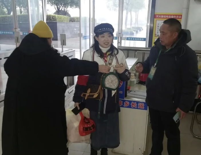 萍鄉(xiāng)長運?:旅客遺失貴重物品 車站傾力尋回