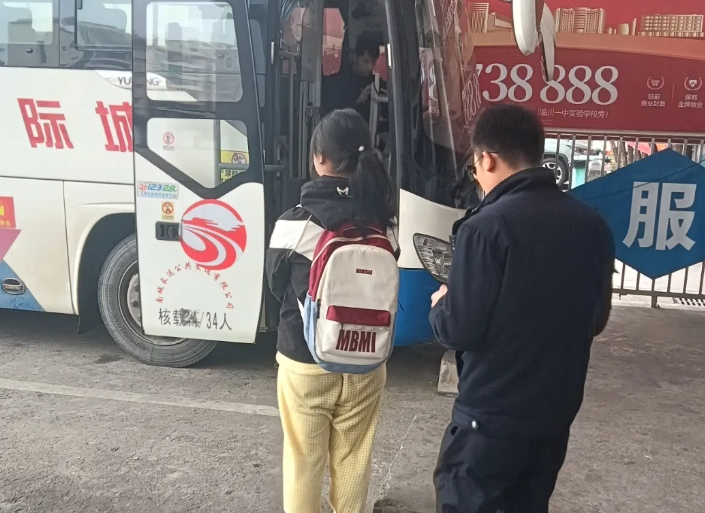 撫州長(zhǎng)運(yùn):警民愛心接力 護(hù)送走失女孩回家