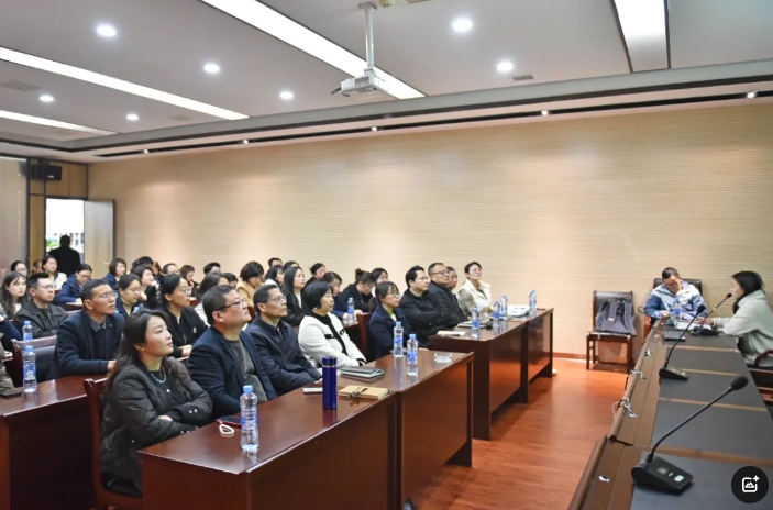 江西長(zhǎng)運(yùn)舉辦AI技術(shù)專題講座 萬建紅出席