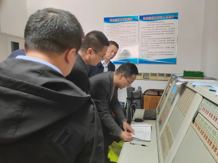 穆孫祥督導南昌長途汽車西站安全工作