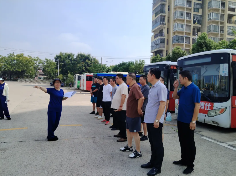 新余公交 開展義務(wù)消防員技能實(shí)操考核活動(dòng)