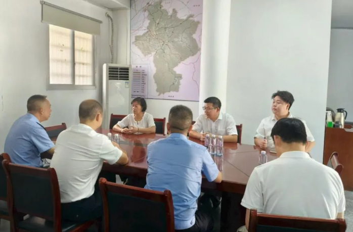 廣豐區(qū)領(lǐng)導(dǎo)檢查廣豐鎮(zhèn)村公交分公司安全生產(chǎn)工作