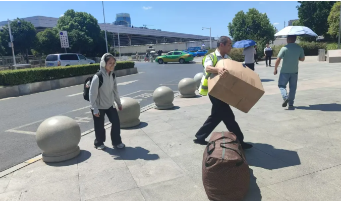 都市城際公交：弘揚(yáng)雷鋒精神 踐行文明服務(wù)理念