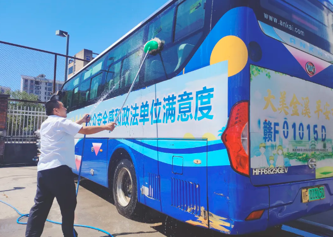 撫州長運：“清潔+安檢” 雙同步 扎實推進(jìn)服務(wù)質(zhì)量提升工作