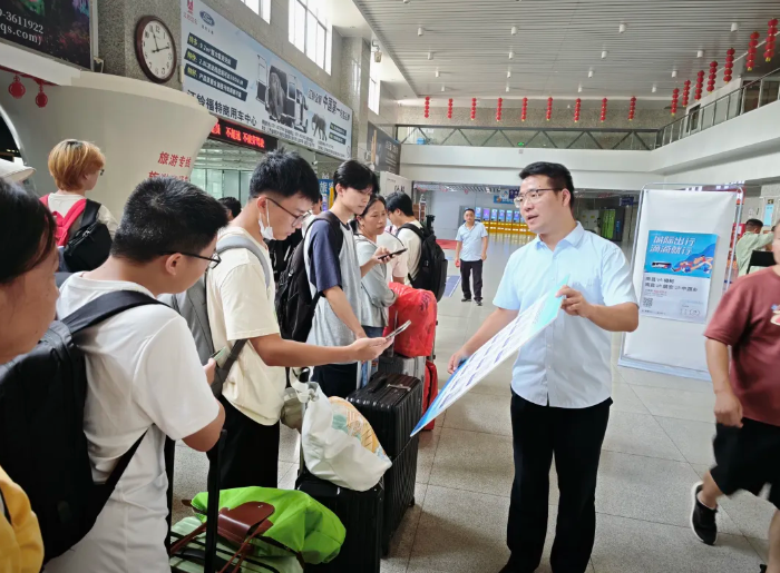 都市城際公交：數(shù)字化服務(wù)+人性化關(guān)懷 構(gòu)建新生溫馨出行