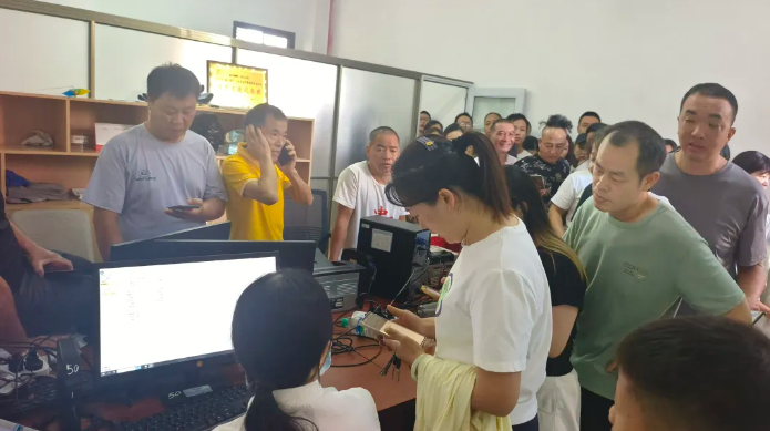 新余公交：公交辦卡進(jìn)校園，便捷服務(wù)暖人心