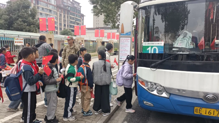 馬鞍山長客：含山長運(yùn)護(hù)航學(xué)子秋日研學(xué)