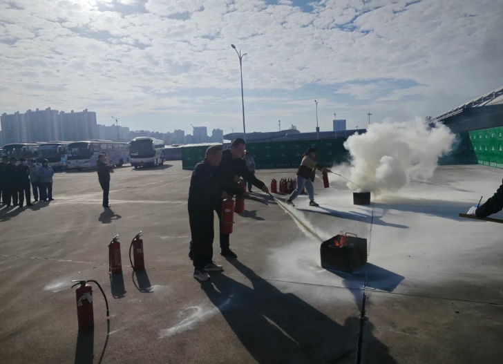 馬鞍山長客：開展消防與車輛突發(fā)事故應(yīng)急演練