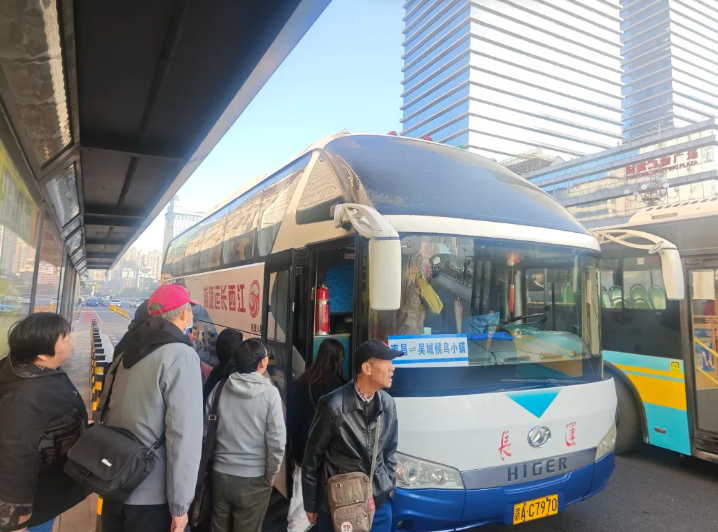 南昌至鄱陽湖吳城候鳥小鎮(zhèn)旅游專線客流火爆 運營安排優(yōu)化升級