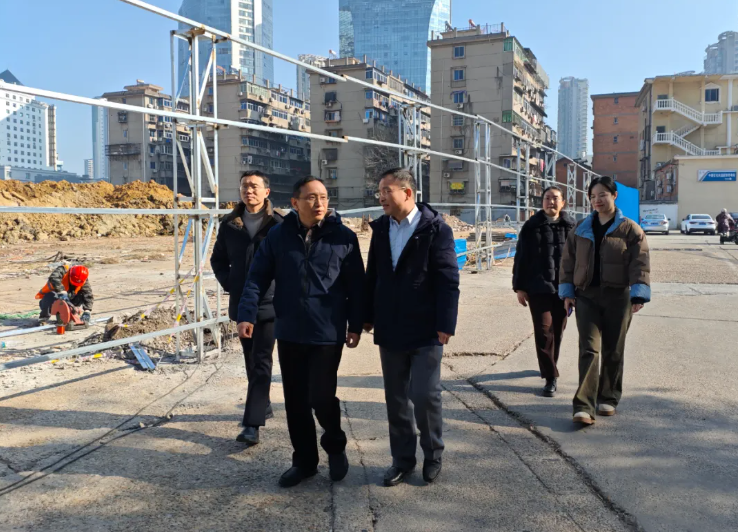 劉志堅督導長運物業(yè)、南昌全域旅游集散中心、徐坊客運站、南昌長途汽車西站文明創(chuàng)建工作