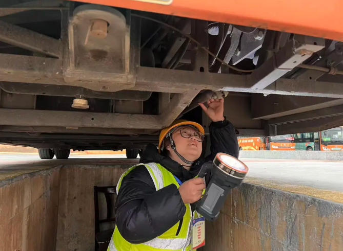 寒風(fēng)中的“安全哨兵”